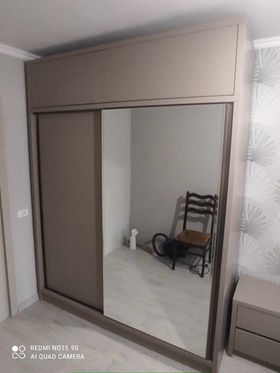 ტანსაცმლის კარადა 007